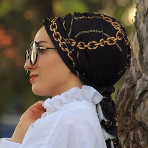 Amisos Bone Şal Desenli Tokalı Bone Zincir Desen - Özel Tasarım- Yeni Model Tesettür Giyim