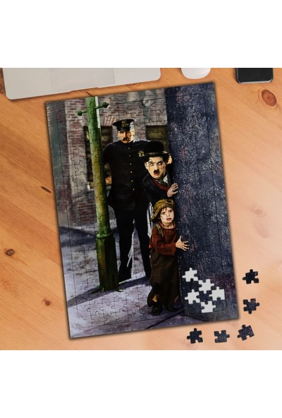 Asilmeydan Charlie Chaplin ve Jackie Coogan The Kid Film - Yapboz - Ayak Destekli Çerçeveli 240 Parça Puzzle