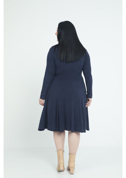 Büyük Beden Yuvarlak Yaka Cepli Beli Yanlardan Büzgülü Yün Viskon Midi Lacivert Elbise modelleri