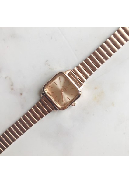 Minimal Kare Rose Gold Kadın Kol Saati
