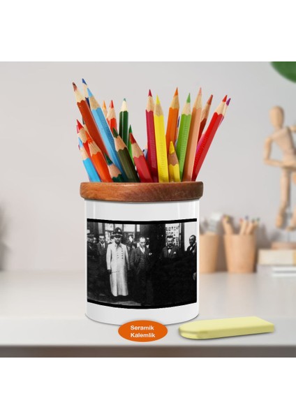 Düşünceli Mustafa Kemal Atatürk Ahşap Seramik Kalemlik -206)