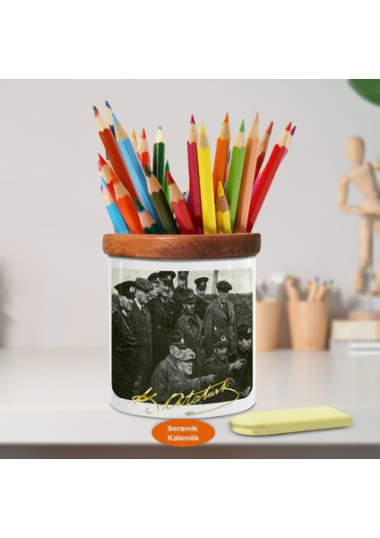 Komutanla Konuşan Mustafa Kemal Atatürk Ahşap Seramik KALEMLIK-123