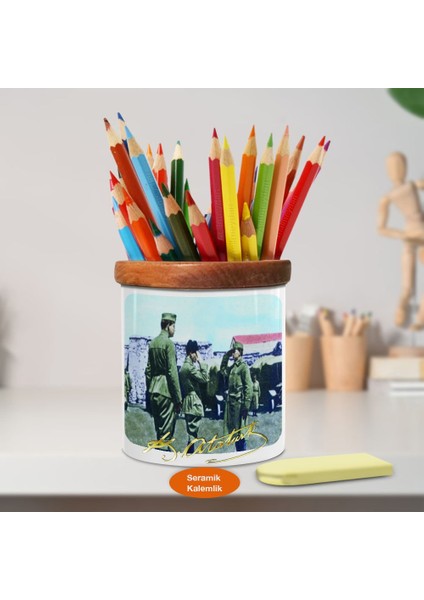 Asker Selamlayan Kemal Atatürk Ahşap Seramik KALEMLIK-ATA_325
