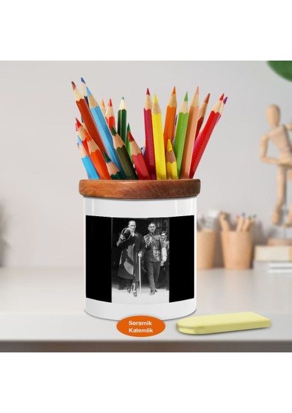 Şapkalı Yürüyen Kemal Atatürk Ahşap Seramik Kalemlik -ATA1059)