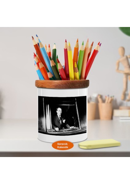 Camdan Bakan Kemal Atatürk Ahşap Seramik Kalemlik -Ataturk 1220)