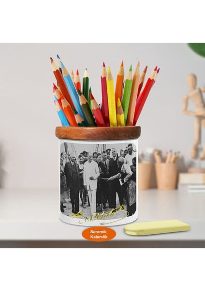 Takım Elbiseli Mustafa Kemal Atatürk Ahşap Seramik KALEMLIK-S405