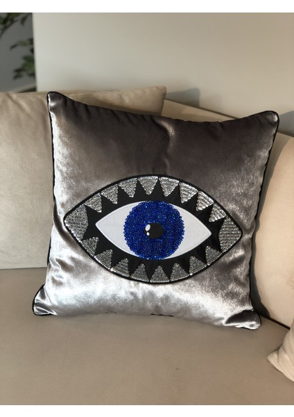 Gri Kadife Mavi Göz Işlemeli Yastık Kılıfı