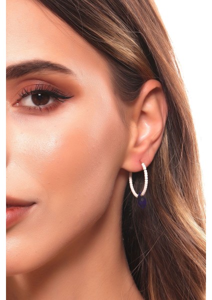 Kadın Mavi Cam Boncuk Detaylı Beyaz Kum Boncuk Geçirmeli Model Halka Küpe modelleri