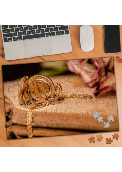Köstekli Saat-Kitap-Zaman 240 Parça Puzzle YAPBOZ-12625