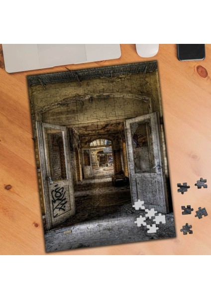 Terk Edilmiş Virane Bina 240 Parça Puzzle YAPBOZ-74842