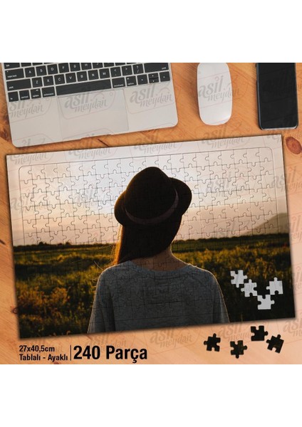 Asil Hobi Şapkalı Kadın -Kır - Çayır- Doğa -Manzara Yapboz -Ayak Destekli Çerçeveli 240 Parça Puzzle