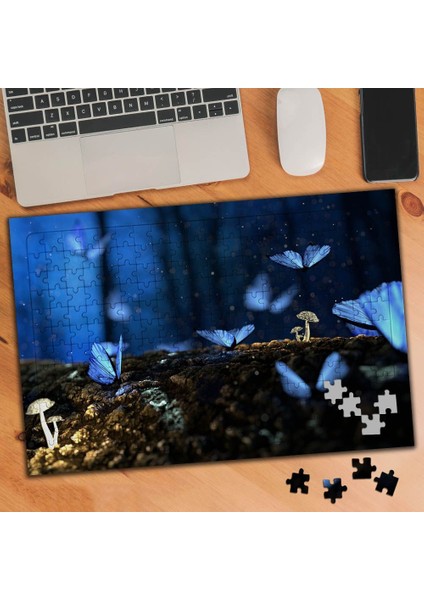 Gecenin Karanlığında Kelebekler 240 Parça Puzzle YAPBOZ-74286