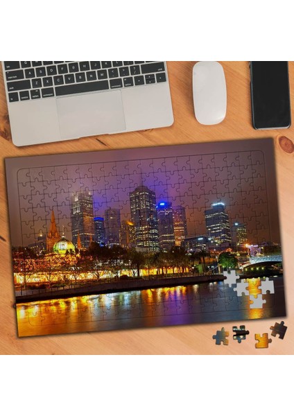Sisli Bir Gece - Şehir Manzarası 240 Parça Puzzle YAPBOZ-74622