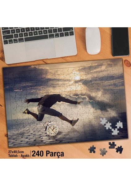 Atlayan Adam Zaman Vakit Yok - Siyah Bulutlar Ayak Destekli 240 Parça Puzzle