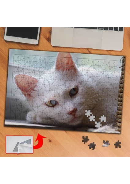 Yeşil Mavi Gözlü Beyaz Kedi 240 Parça Puzzle Yapboz TABLO-3680