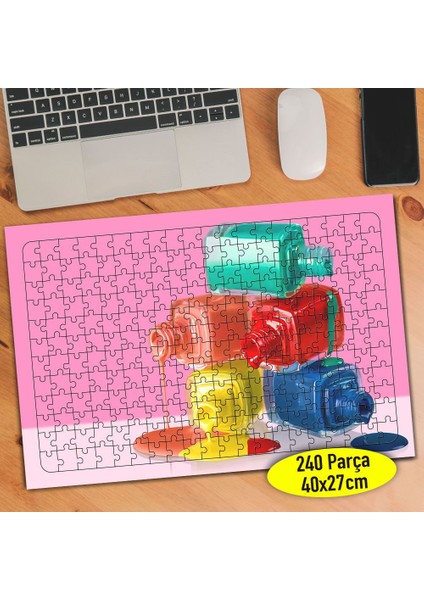 Rengarenk Ojeler Kuaför Merkezi 240 Parça Puzzle YAPBOZ-82495009