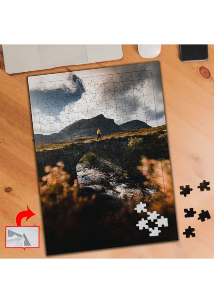 Köprü Üstünde Yürüyen Insan 240 Parça Puzzle Yapboz TABLO-543444