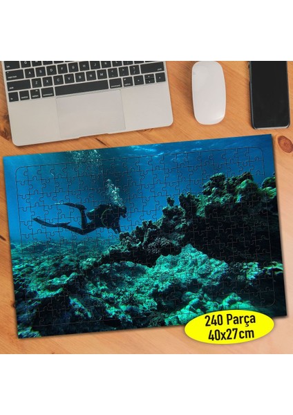 Denizaltında Yüzen Dalgıç 240 Parça Puzzle Yapboz TABLO-76182472