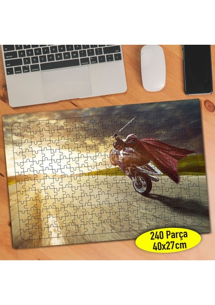 Pelerinli Hızlı Motorsiklet Yarışçısı 240 Parça Puzzle Yapboz-48