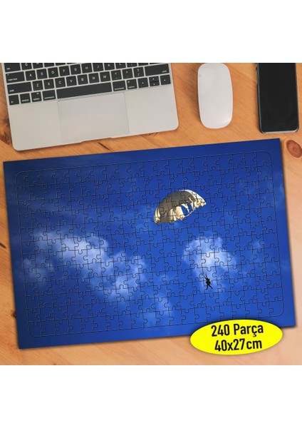 Bulutlu Gökyüzünde Süzülen Paraşüt 240 Parça Puzzle YAPBOZ-41106