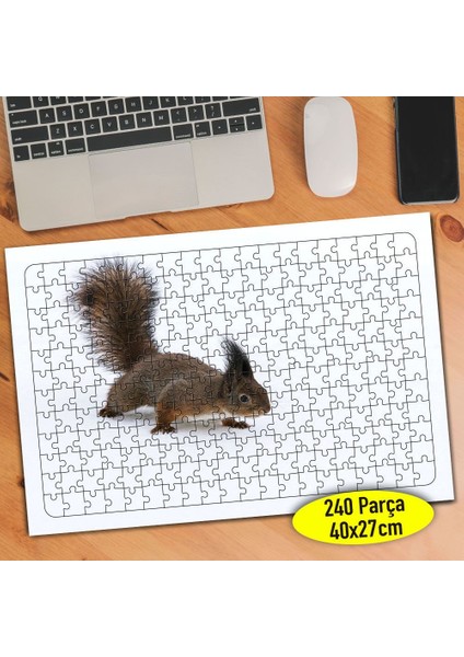 Karlı Kış Mevsiminde Sevimli Sincap 240 Parça Puzzle YAPBOZ-8513