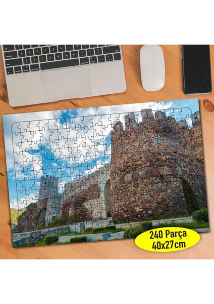 Gürcistan Rabati Kalesi Manzarası 240 Parça Puzzle YAPBOZ-299819
