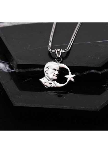 Atatürk Portreli Ayyıldız Gümüş Erkek Kolye