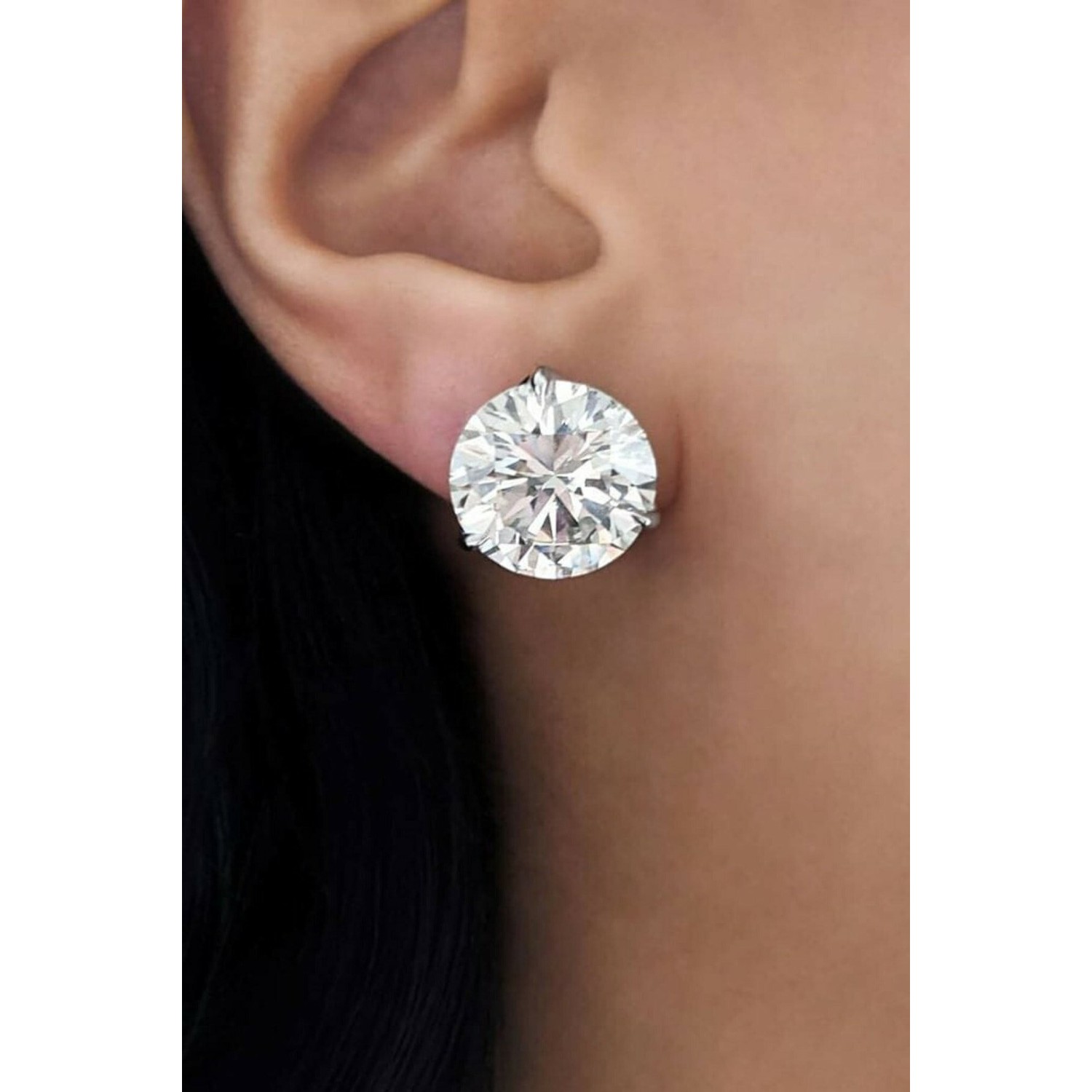 2.5 carat diamond stud earrings