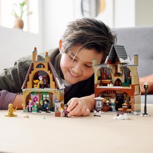 LEGO Harry Potter™ Hogsmeade™ Köyü Ziyareti 76388 - 8 Yaş ve Üzeri İçin Balyumruk Şekerci Dükkanı İçeren Koleksiyonluk Yaratıcı Oyuncak Yapım Seti (851 Parça)