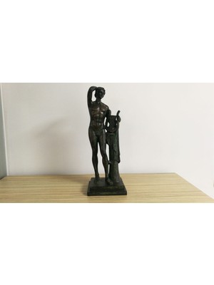 Miamantra Lir Çalan Adam Heykeli (36 Cm)