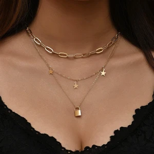 X-lady Accessories Moda Takı Altın Rengi Gerdanlık Kolye 3 Katlı Yıldız Kilit Ezme Zincir Çok Katlı Kolye