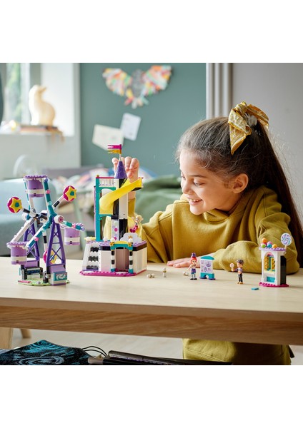 Friends Sihirli Dönme Dolap ve Kaydırak 41689 Çocuklar İçin Yapım Seti; 3 Mini Bebekli LEGO Lunapark (545 Parça) fiyatları
