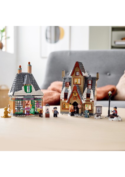 Harry Potter™ Hogsmeade™ Köyü Ziyareti 76388 - 8 Yaş ve Üzeri İçin Balyumruk Şekerci Dükkanı İçeren Koleksiyonluk Yaratıcı Oyuncak Yapım Seti (851 Parça)
