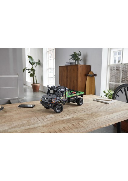 Technic 4x4 Mercedes-Benz Zetros Kamyon 42129 - 12 Yaş ve Üzeri Araç Sevenler İçin Uygulama Kumandalı Koleksiyonluk Yaratcı Oyuncak Yapım Seti (2110 Parça)