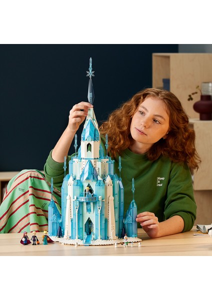 # Disney Buz Şatosu 43197 - Prensesleri Seven Çocuklar için Yaratıcı Oyuncak Yapım Seti (1709 Parça)