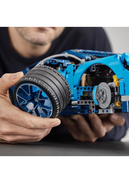 LEGO® Technic 42083 Bugatti Chiron