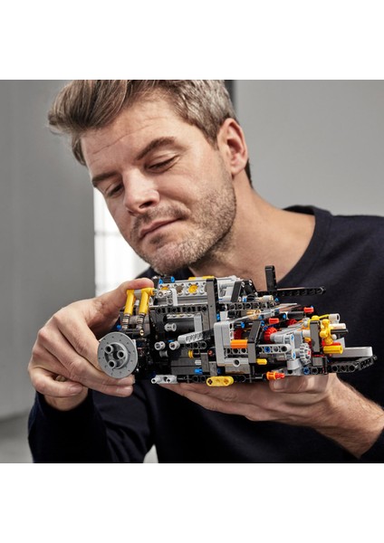 LEGO® Technic 42083 Bugatti Chiron