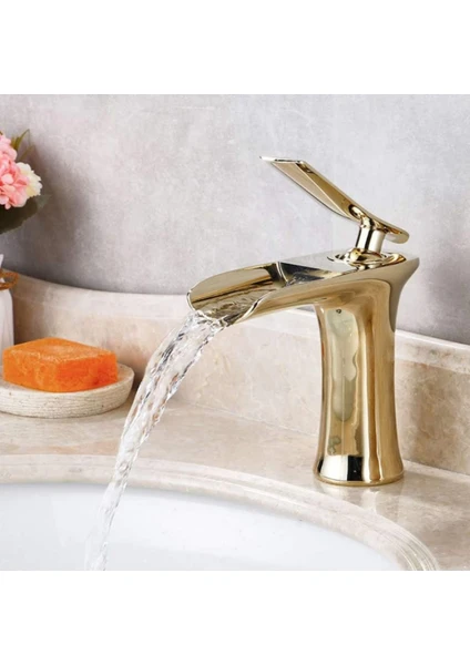 Banyo Lavabo Batarya Şelale Model Gold Renk