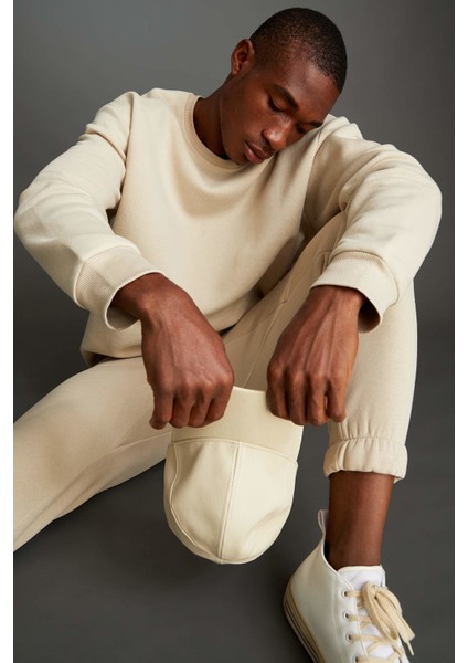 Oversize Fit Bisiklet Yaka Basic Pamuklu Sweatshirt T5139AZ21WN fiyatları