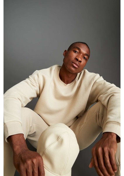 Oversize Fit Bisiklet Yaka Basic Pamuklu Sweatshirt T5139AZ21WN modelleri