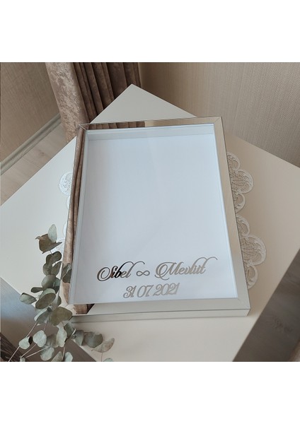 30X40 cm Yeni Trend Gümüş Kaplı Çerçeve-Isimli ve Tarihli!gül Kutusu