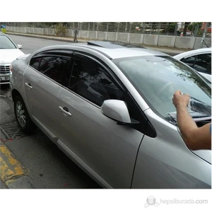 Renault Fluence Mugen Cam Rüzgarlığı