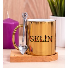 Hediye Dükkanı Kişiye Özel Çiçek Harf Tasarım Isim Yazılı Ahşap Altlıklı Gold Kupa Bardak