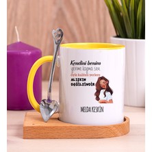 Hediye Dükkanı Kişiye Özel Alışıkın Değilsindir Tasarım Esprili Ahşap Altlıklı Sarı Kupa Bardak