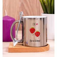 Hediye Dükkanı Kişiye Özel Sevimli Çilekler Ahşap Altlıklı Silver Kupa Bardak