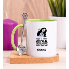 Hediye Dükkanı Kişiye Özel Herkes Delirdi Tasarım Esprili Ahşap Altlıklı Yeşil Kupa Bardak