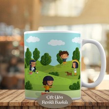 Asilmeydan Piknik Alanında Eğlenceli İnsanlar Kupa Bardak Hediyelik-66854