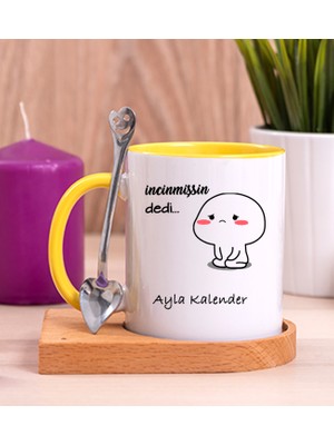 Hediye Dükkanı Kişiye Özel Incinmişsin Dedi Tasarım Esprili Ahşap Altlıklı Sarı Kupa Bardak