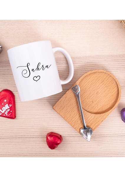 Kişiye Özel El Yazısı Tasarımlı Isimli Ahşap Altlıklı Beyaz Kupa Bardak fiyatları