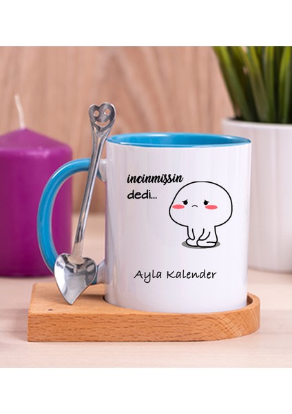 Kişiye Özel Incinmişsin Dedi Tasarım Esprili Ahşap Altlıklı Mavi Kupa Bardak